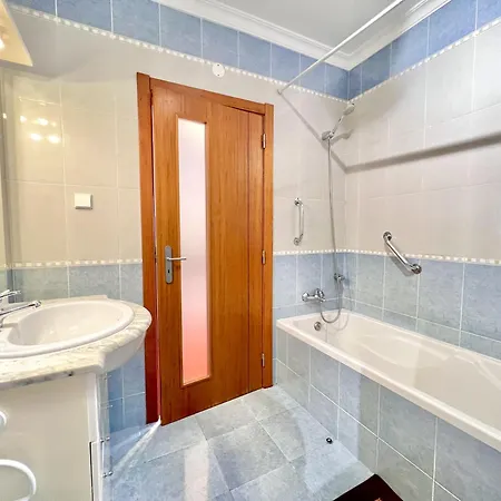 Modern 6 With Pool By Homing Apartament
